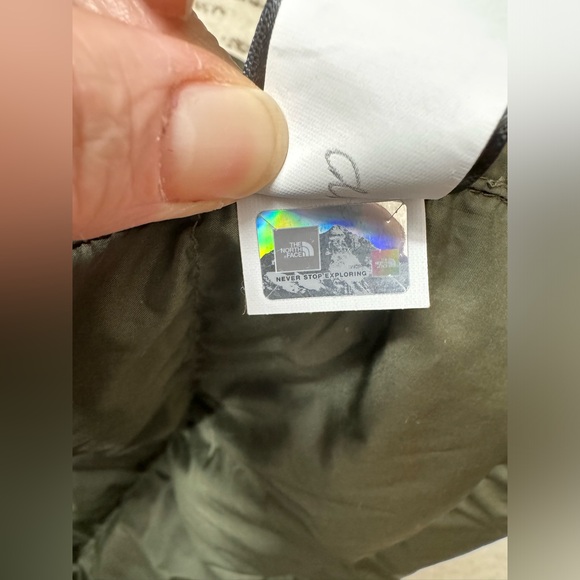 The North Face Women’s Metropolis Parka 3 Down Coat - Picture 8 of 13